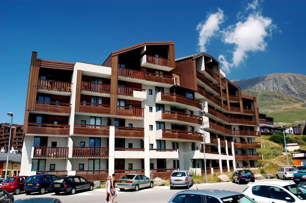 Résidence Odalys Le Christiana Alpe d'Huez Esterno foto